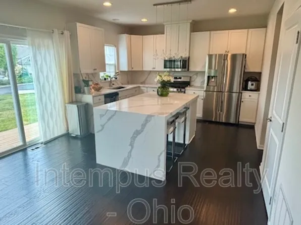 6123 Brandon Dr, Lewis Center, OH 43035