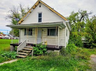 103 Nebobish Ave, Bay City, MI 48708