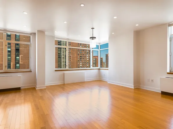 1760 2nd Ave, New York, NY