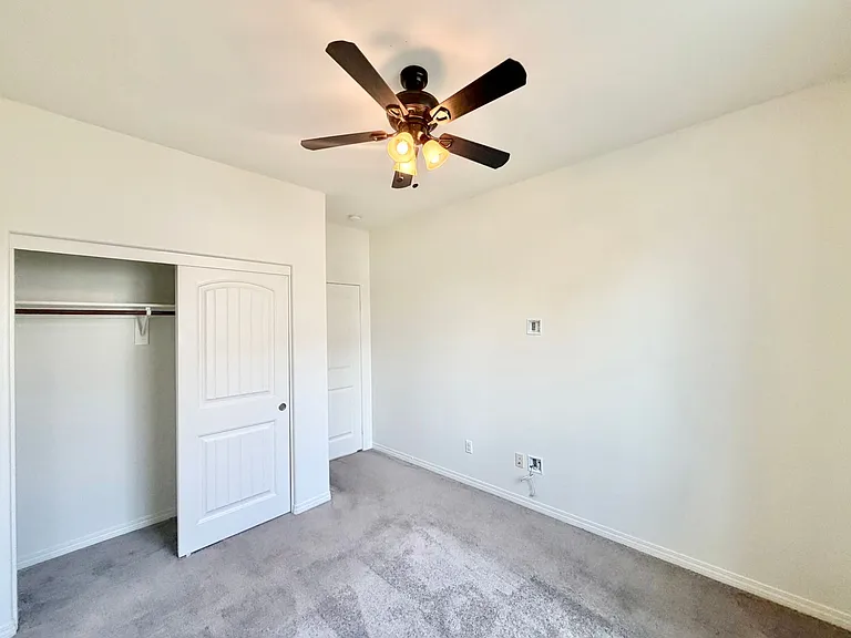 30136 Sutton Ct — Photo 17