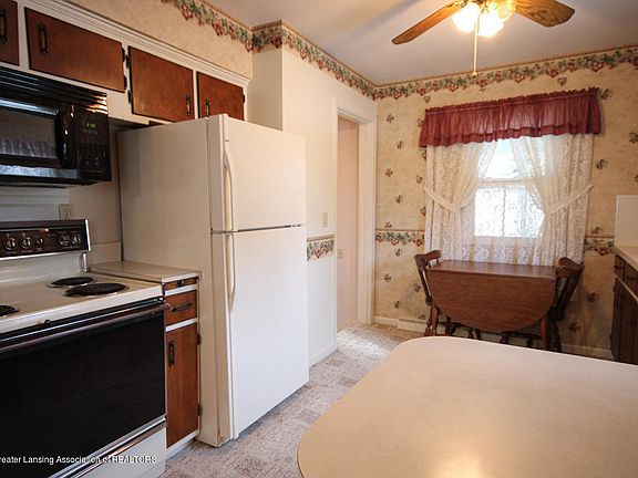 4th image of 15398 Chetwyn Dr