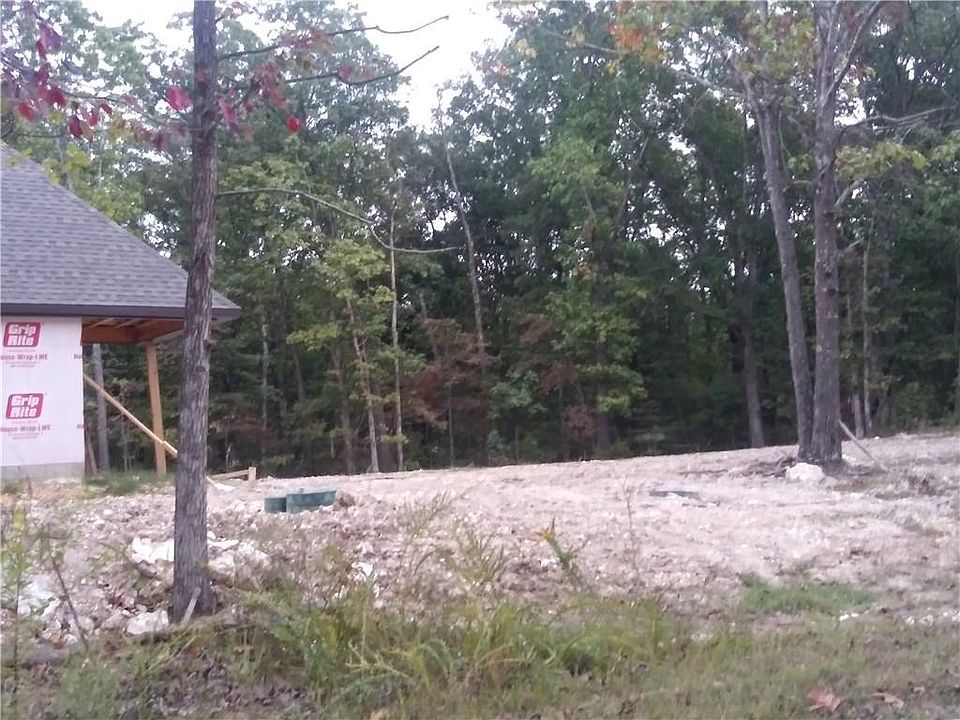 2nd image of 2 Lewes Ln #L