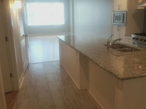 3rd image of 1120 E Kennedy Blvd Unit 516