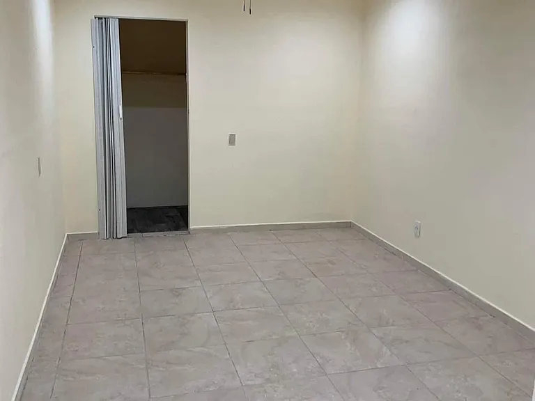 950 E G St #B — Photo 12