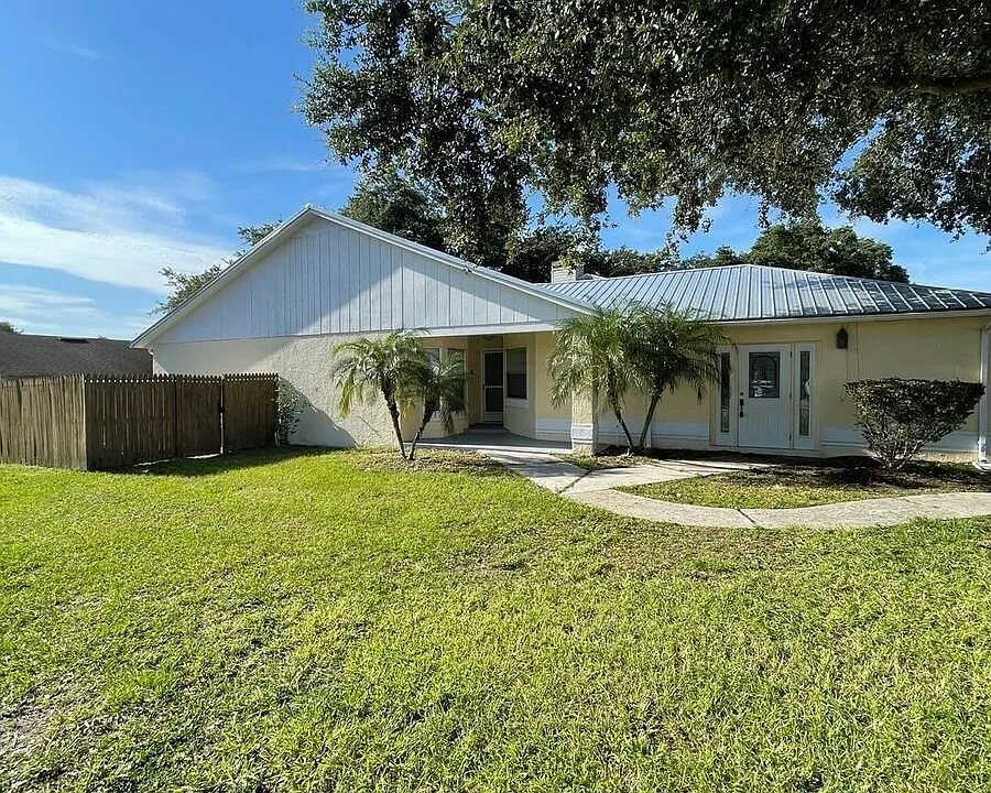 504 Lake Dexter Blvd