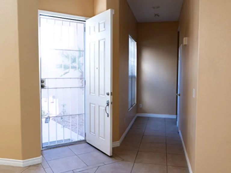 9205 Guggenheim Ct — Photo 19