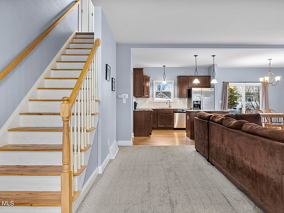 4th image of 245 N Alandale Avenue