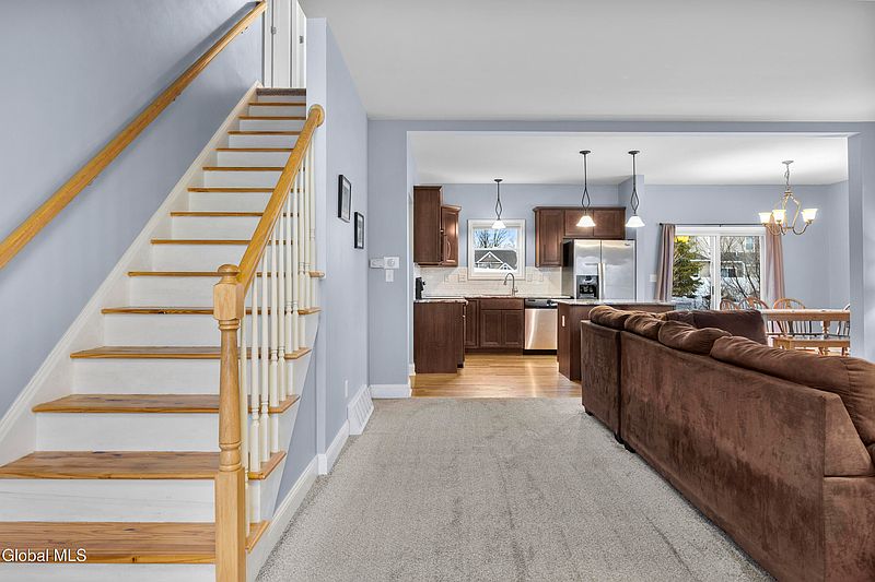 4th image of 245 N Alandale Avenue