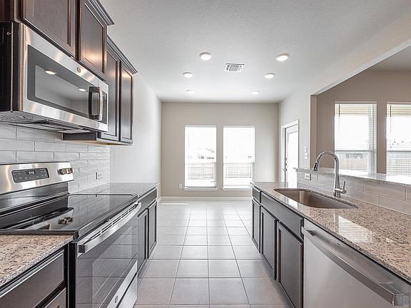 5th image of 723 Fryers Creek Dr