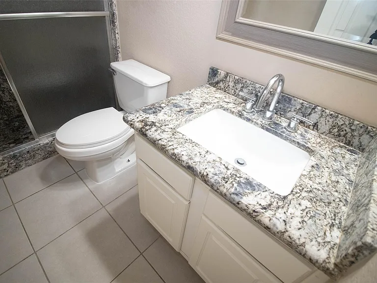 2202 Crossmill Ln — Photo 33