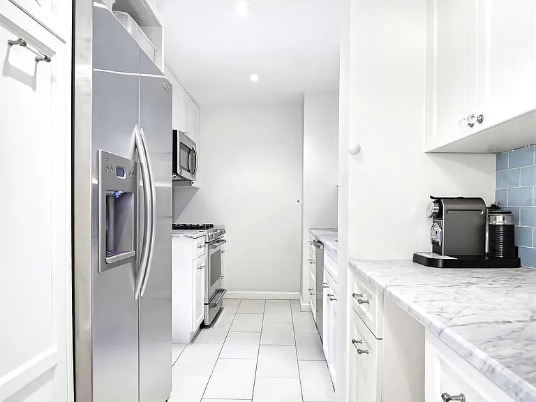 303 E 57th St #25F — Photo 7