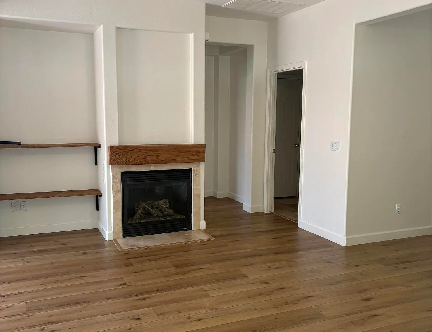 2 bed, 2.0 bath, 1375 sqft, $2,010 — Photo 3