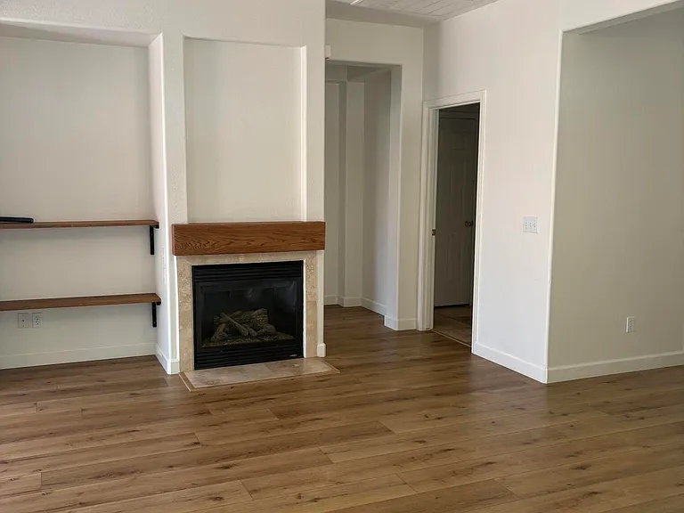 670 Brindle Dr — Photo 3