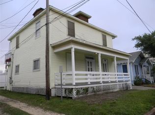 611 8th St #A, Galveston, TX 77550
