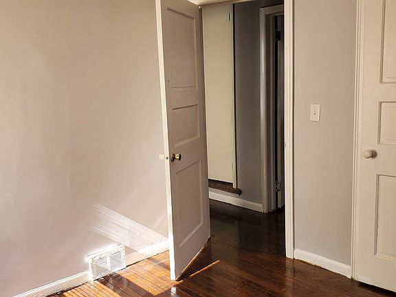 3rd image of 8514 Westwood St