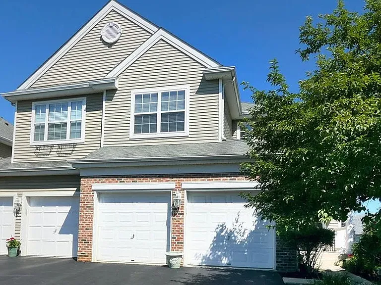 4333 Creek Rd — Photo 1