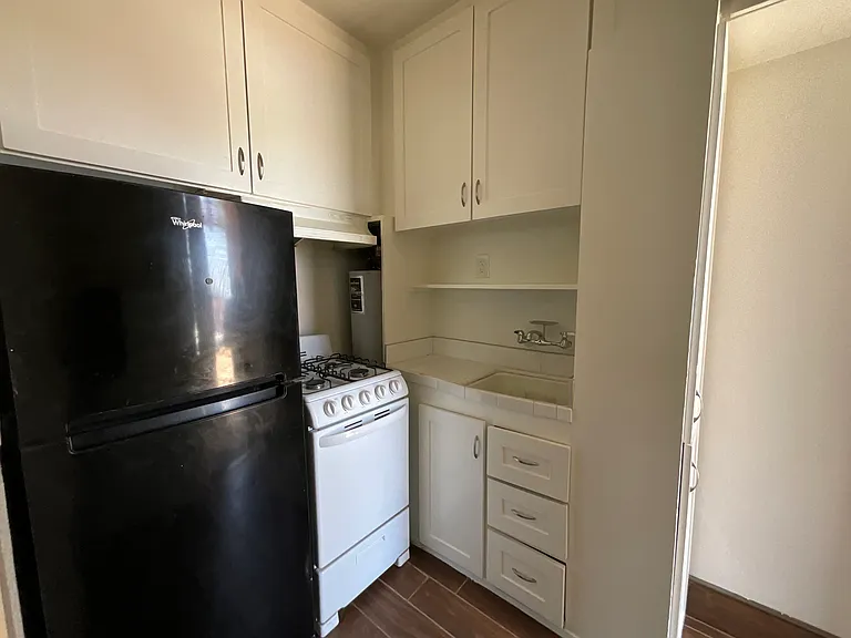 Lots of cupboards