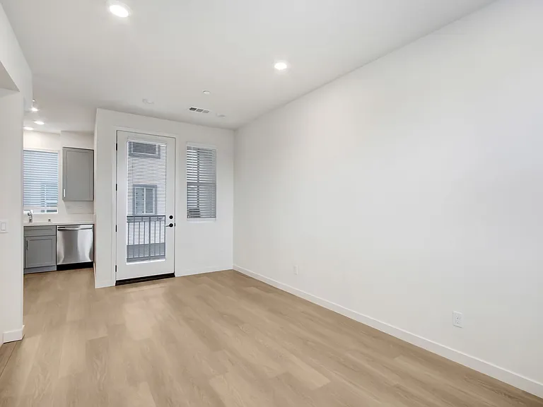 The Willow Townhomes — Photo 15
