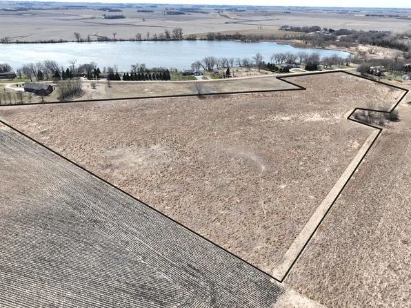 2776 Lochland Hills Dr, Marshall, MN 56258