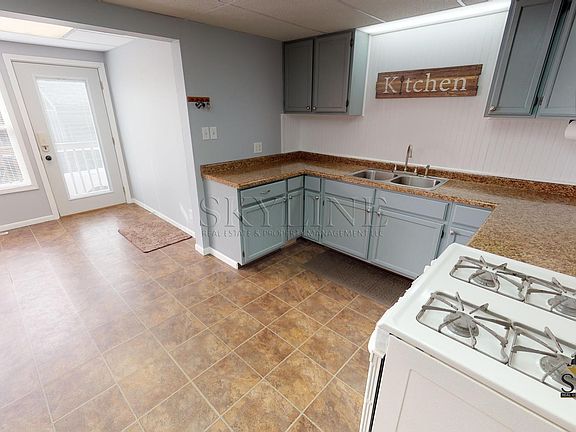 5th image of 42770 N Poplar St