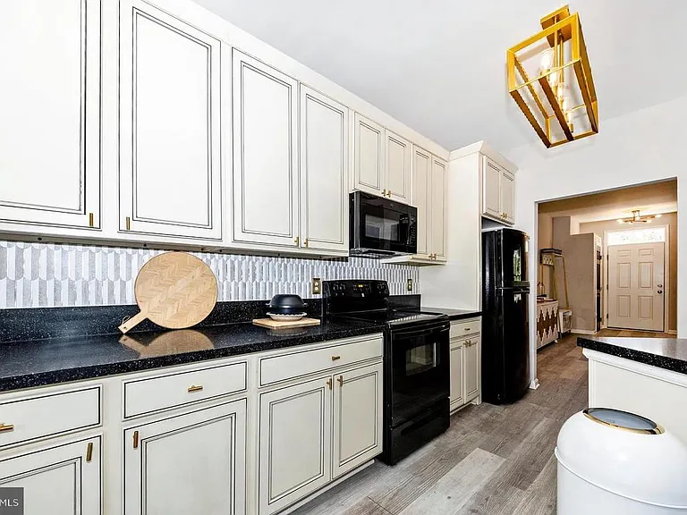 2250 Wetherburne Way — Photo 4
