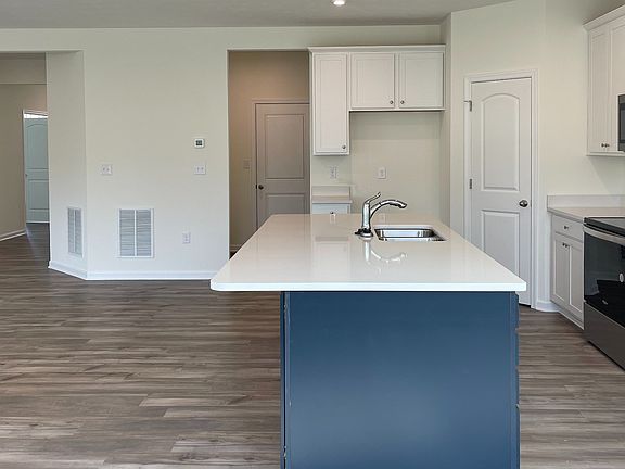 3rd image of 307 Dana Dr