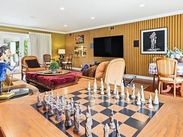 516 S Rimpau Blvd — Photo 43