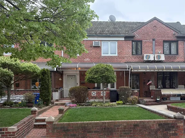 6128 82nd Place, Middle Village, NY 11379