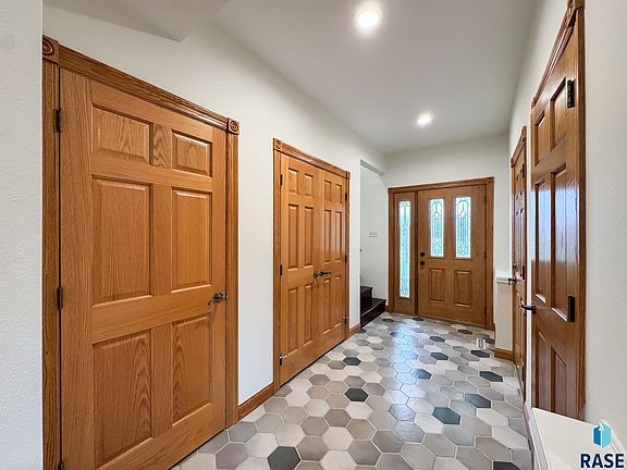 5th image of 7205 W 32nd St