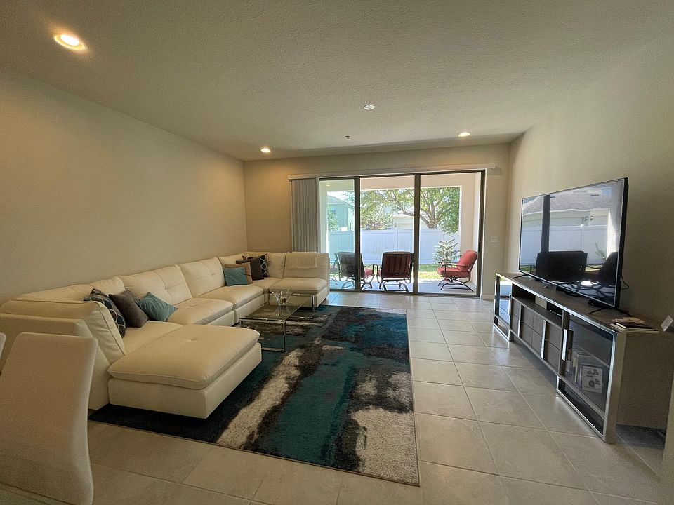 1st image of 1212 Pavia Dr