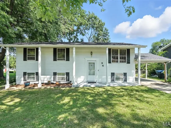 24 Laura Dr, Saint Peters, MO 63376