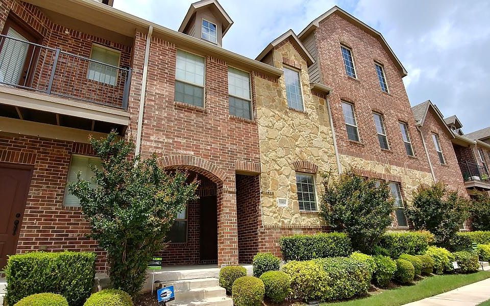 Front of Townhome