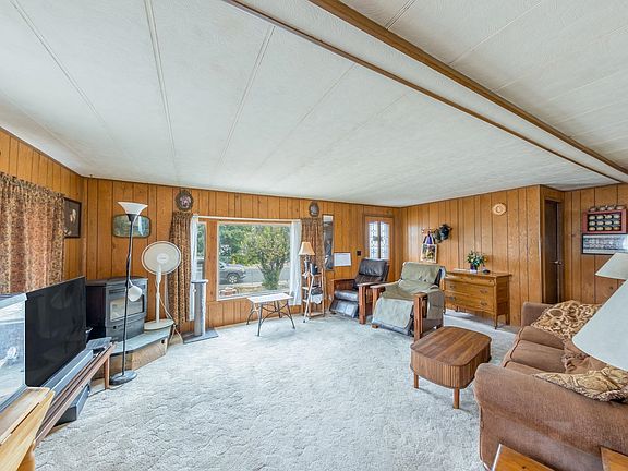 4th image of 541 Centennial Rd
