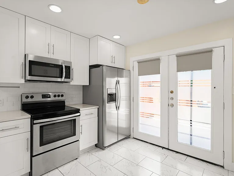 6410 Chimney Creek Cir #B — Photo 12