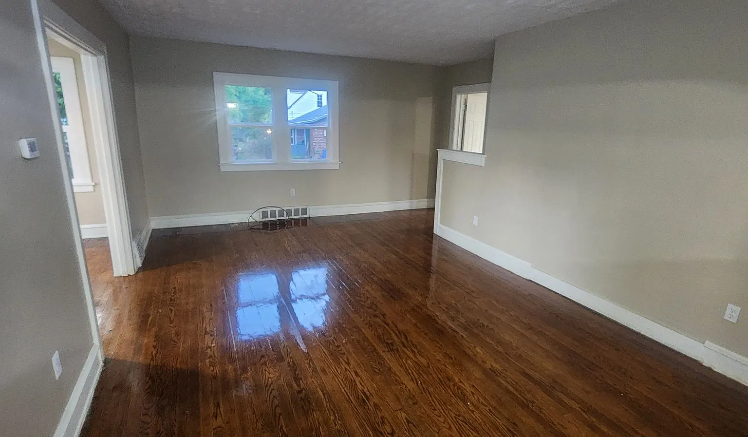 Single Family - North Olmsted - 3 Bedroom home — Photo 3