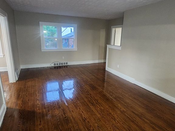 3rd image of 31238 Lorain Rd