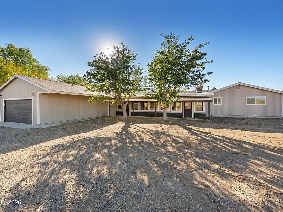 1st image of 829 Lyell Way
