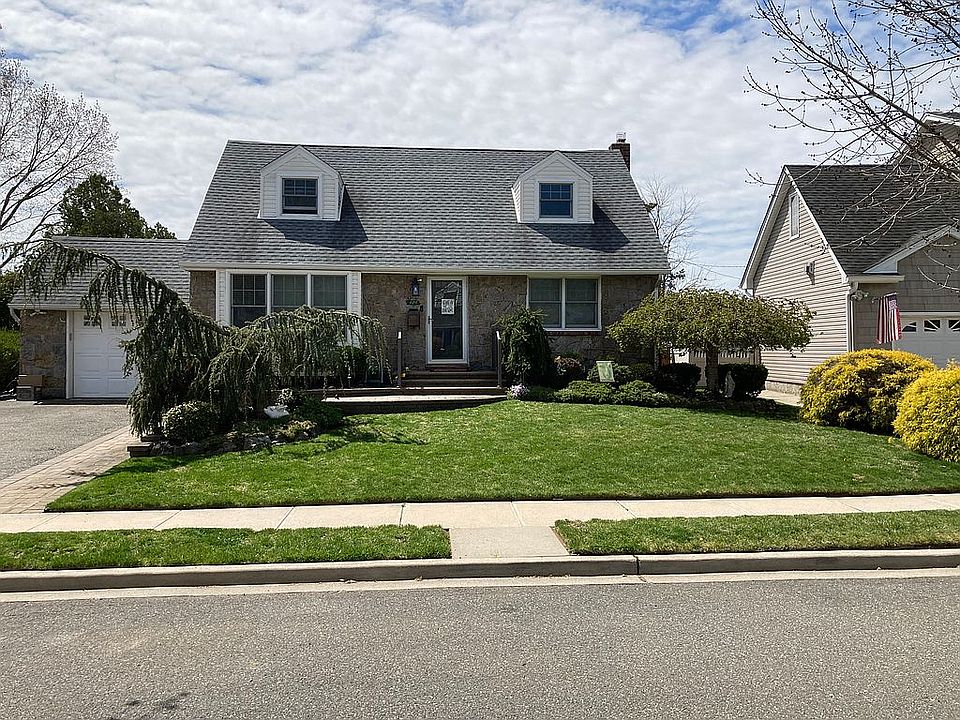 1st image of 420 Coleridge St