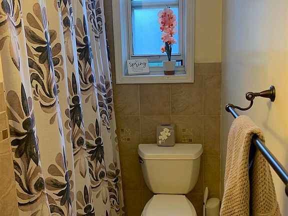 4th image of 985 Teaneck Rd APT 3K