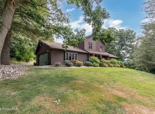 2 Deepkill Ln, Troy, NY 12182