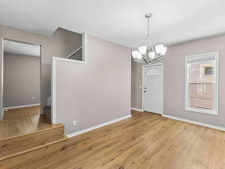 122 E Woodrow Ave — Photo 10