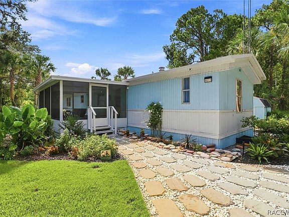 3rd image of 8011 W Fern Pl