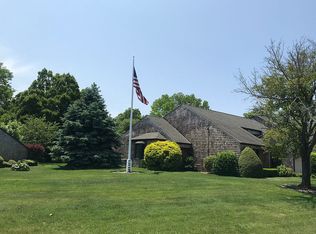 150 Baywoods Ln, Bay Shore, NY 11706