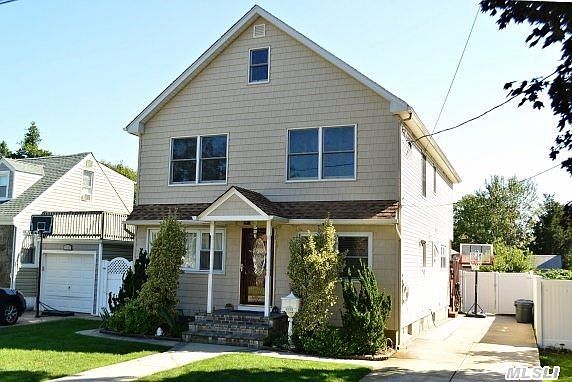 1st image of 1864 Aaron Ave