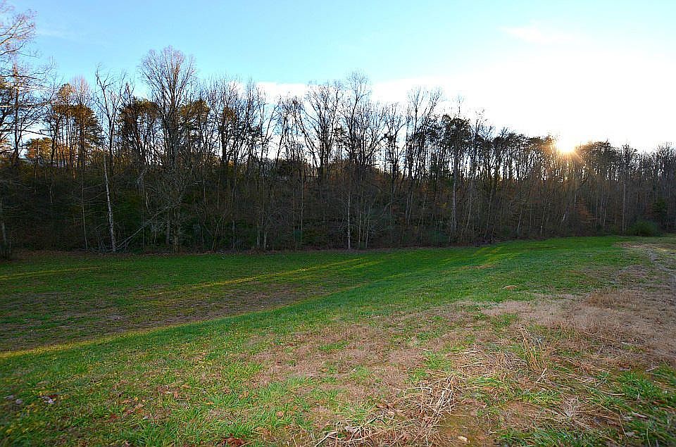 1st image of 16 Deer Meadows Rd
