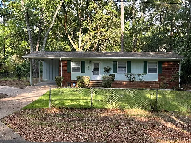1803 Rosedale Dr — Photo 1