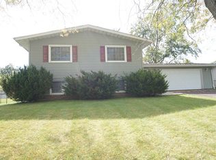 420 Sassafras Dr, Valparaiso, IN 46385