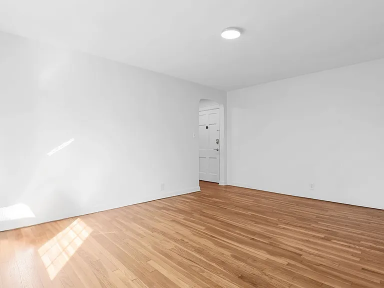 451 E Town St #204 — Photo 8