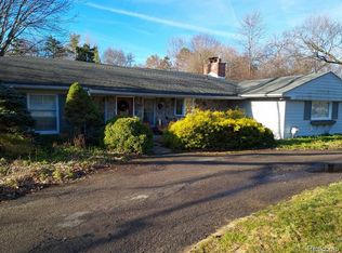 7160 Parkhurst Dr, Bloomfield Hills, MI 48301