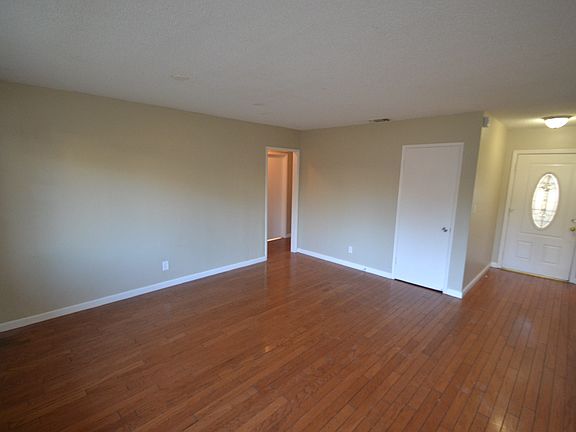 2nd image of 3832 Lankershim Way